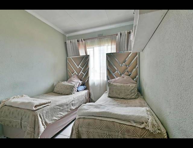 3 BEDROOM TOWNHOUSE FOR SALE IN MAYBERRY PARK